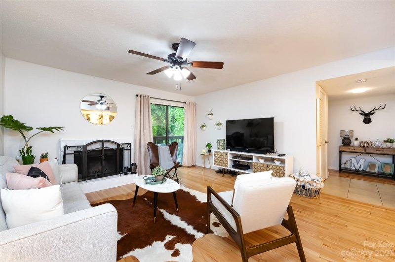 Property image 4 at 5008 Sardis Road, Charlotte, NC 28270