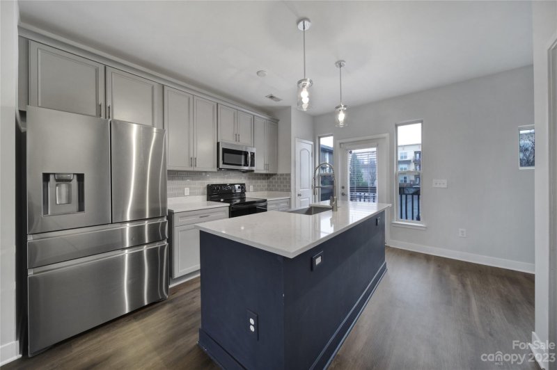 Property image 4 at 728 Seigle Point Drive, Charlotte, NC 28204