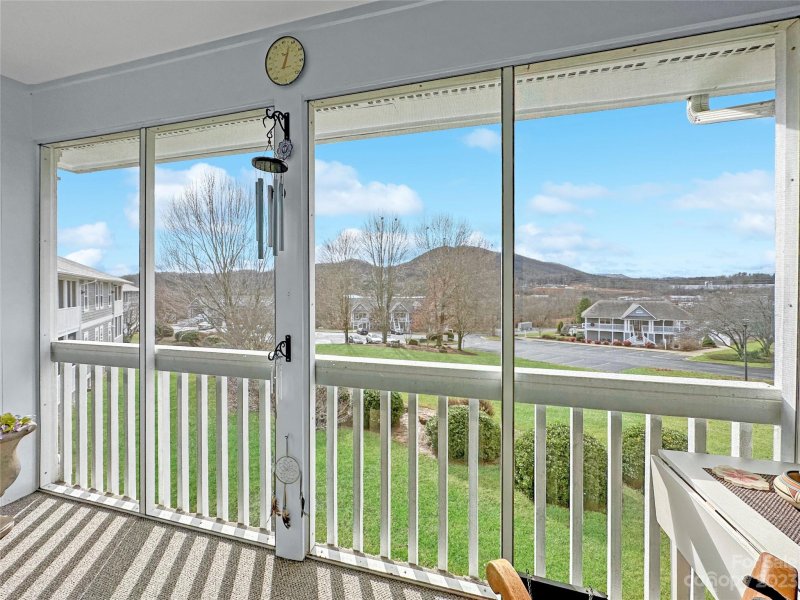 Property image 3 at 2702 Sagamore Lane, Asheville, NC 28806