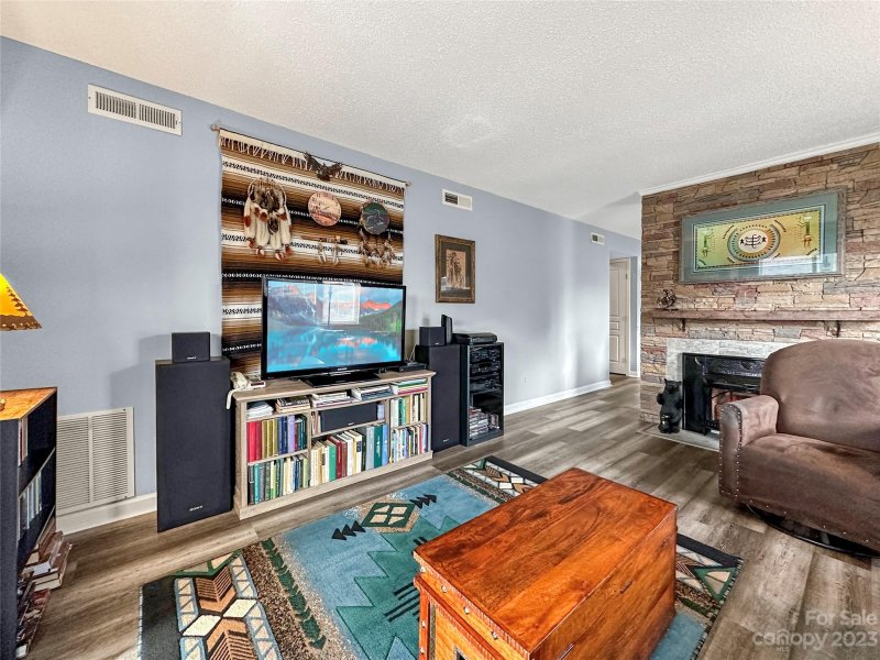 Property image 5 at 2702 Sagamore Lane, Asheville, NC 28806