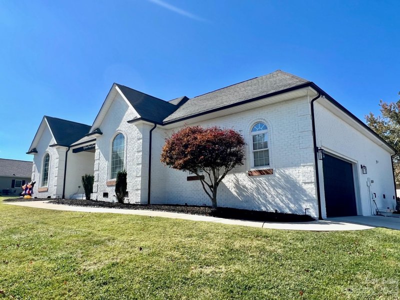 Property image 2 at 15 Frost Lane, Taylorsville, NC 28681