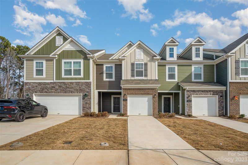 Property image 2 at 332 Abington Street, Matthews, NC 28104