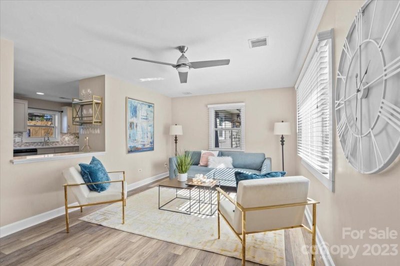 Property image 3 at 2428 Elkwood Circle, Charlotte, NC 28205