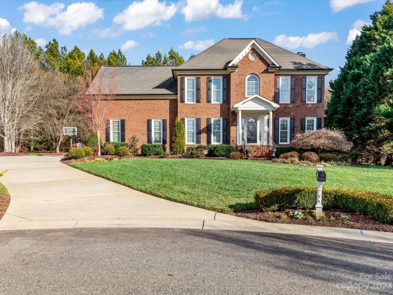 Property image 2 at 908 Cresthaven Court, Concord, NC 28027