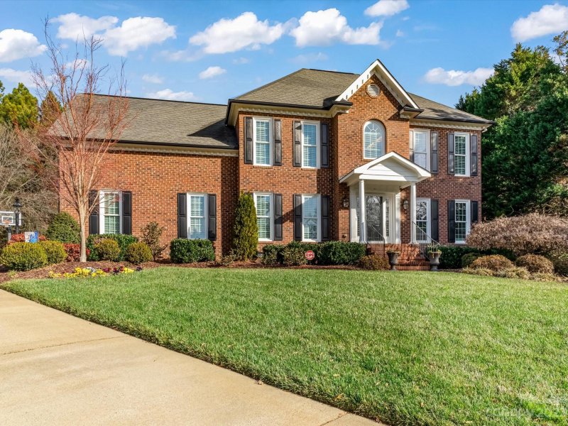 Property image 3 at 908 Cresthaven Court, Concord, NC 28027