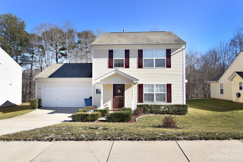 Property image 2 at 1921 9th Street Drive, Hickory, NC 28602