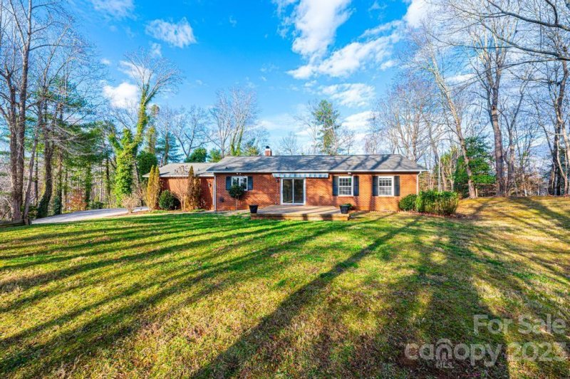 6201 Mountainside Drive