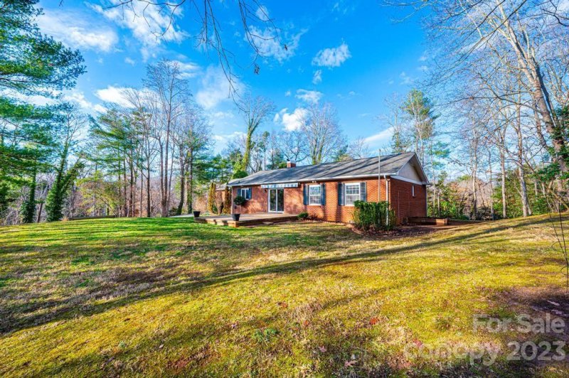 Property image 4 at 6201 Mountainside Drive, Hickory, NC 28601