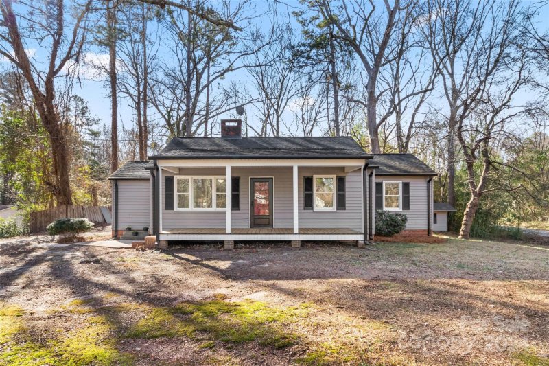 Property image 3 at 1010 Old Thompson Avenue, Lancaster, SC 29720