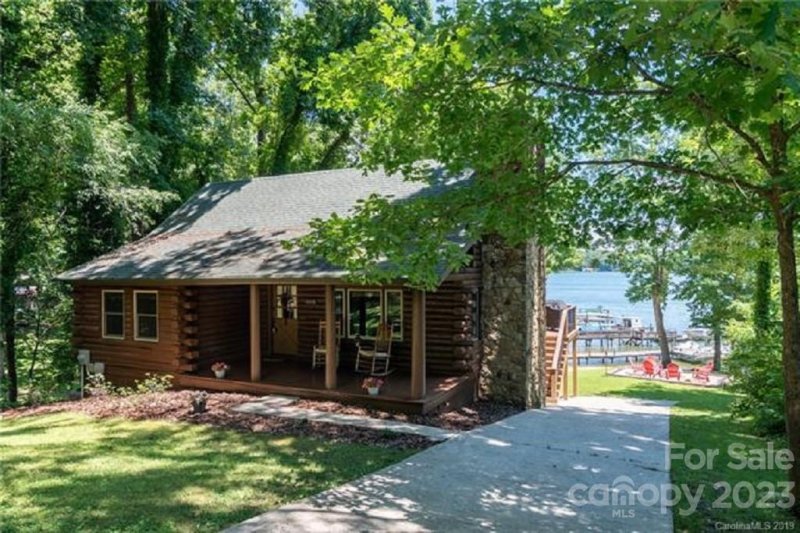 Property image 2 at 4852 Moonlite Bay Drive, Sherrills Ford, NC 28673
