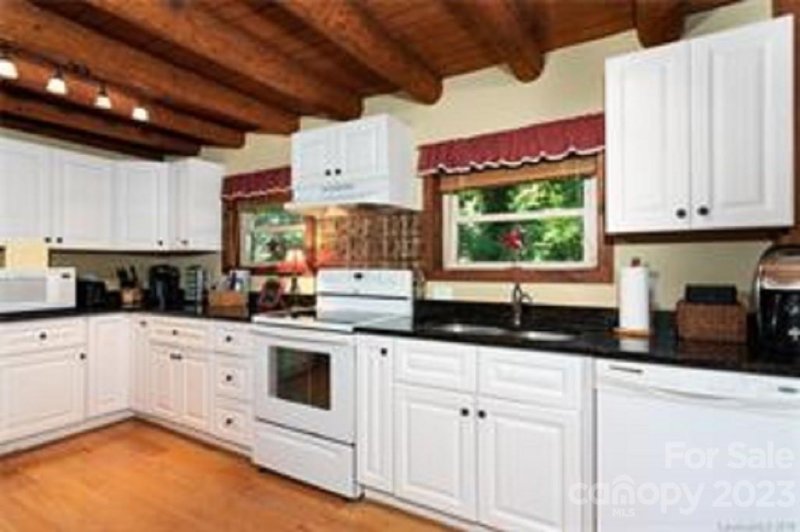 Property image 4 at 4852 Moonlite Bay Drive, Sherrills Ford, NC 28673