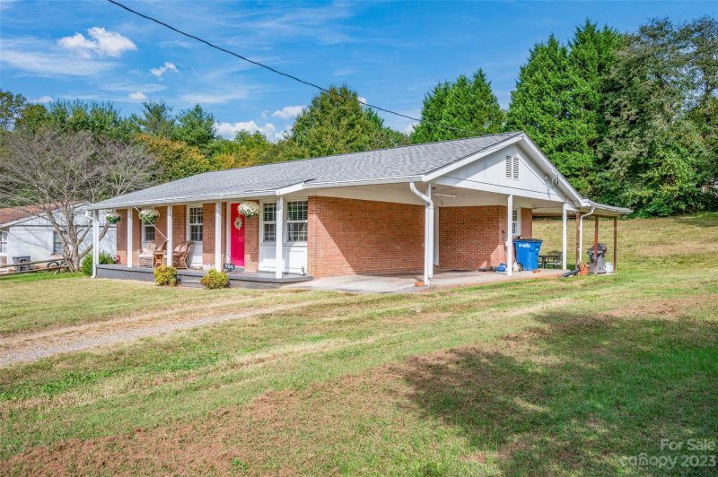Property image 5 at 724 W Pine Circle, Statesville, NC 28677