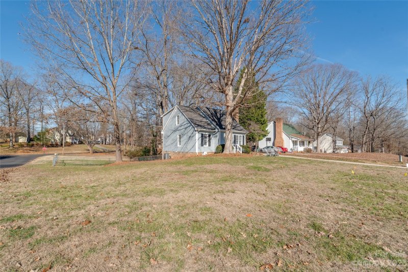 Property image 2 at 2475 Autumnwood Trail, Gastonia, NC 28056