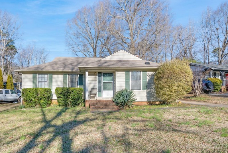 9301 Knotty Pine Circle