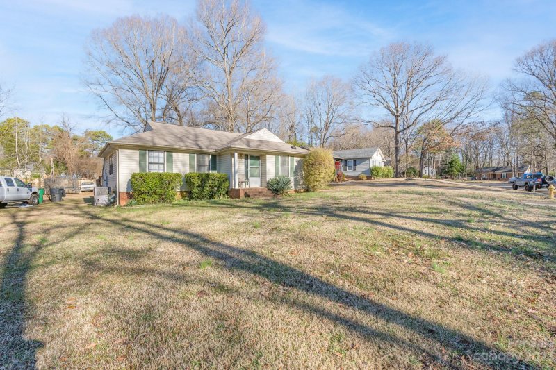 Property image 2 at 9301 Knotty Pine Circle, Charlotte, NC 28227