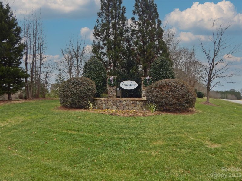515 Deanne Drive