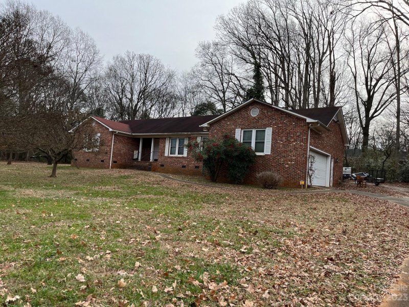 2304 Eden Terrace