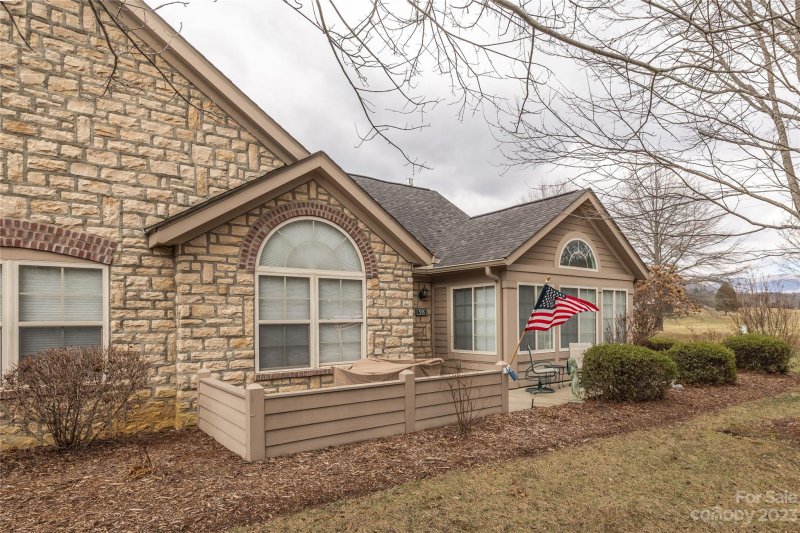 Property image 4 at 98 Mountain Meadow Circle, Weaverville, NC 28787