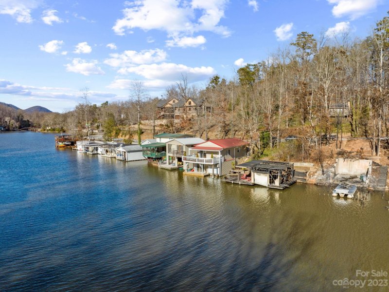 Property image 2 at 368 Lakeshore Drive, Landrum, SC 29356