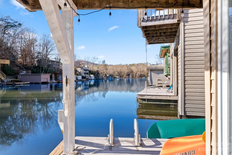 Property image 4 at 368 Lakeshore Drive, Landrum, SC 29356