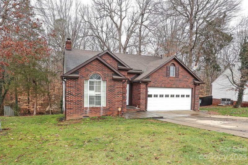 Property image 2 at 2118 Sloan Drive, Charlotte, NC 28208