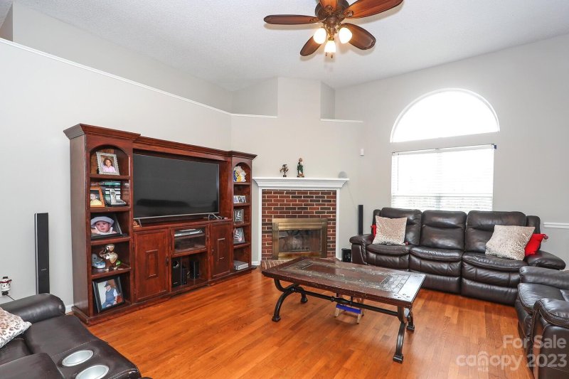 Property image 4 at 2118 Sloan Drive, Charlotte, NC 28208