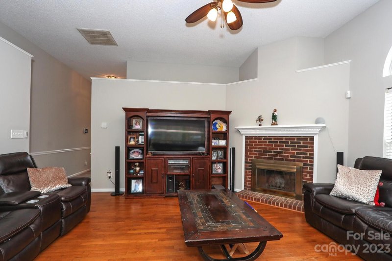 Property image 5 at 2118 Sloan Drive, Charlotte, NC 28208