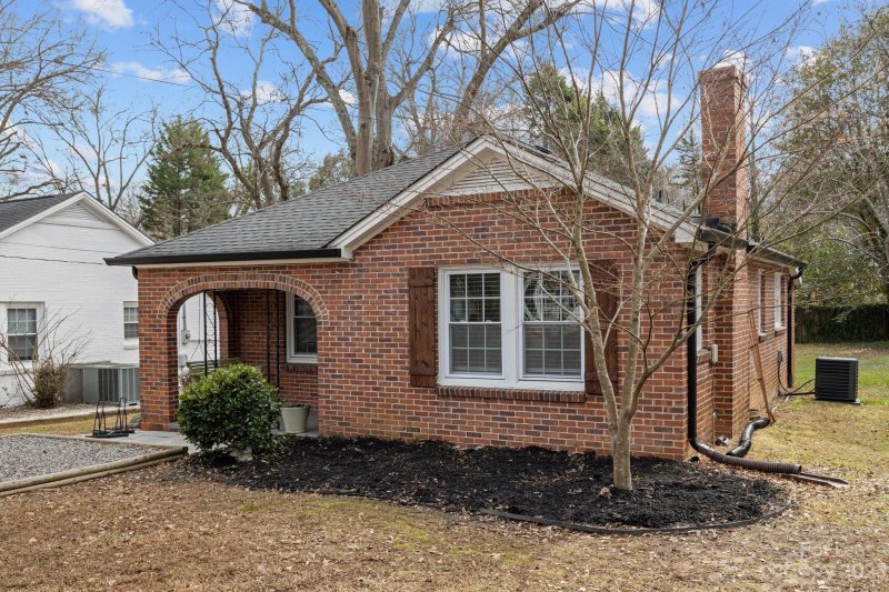 Property image 2 at 1211 Jones Street, Gastonia, NC 28052