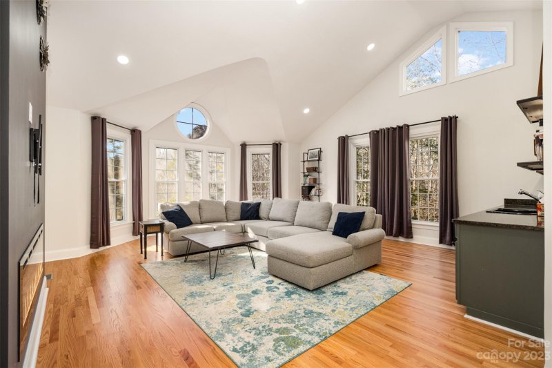 Property image 4 at 336 Whitefriars Lane, Matthews, NC 28105