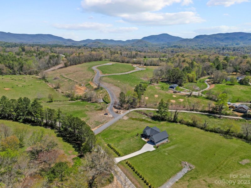 Property image 2 at 9 Robey Drive, Fletcher, NC 28732