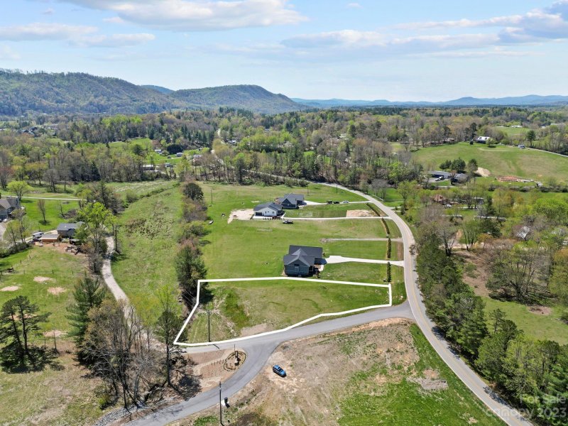 Property image 4 at 9 Robey Drive, Fletcher, NC 28732