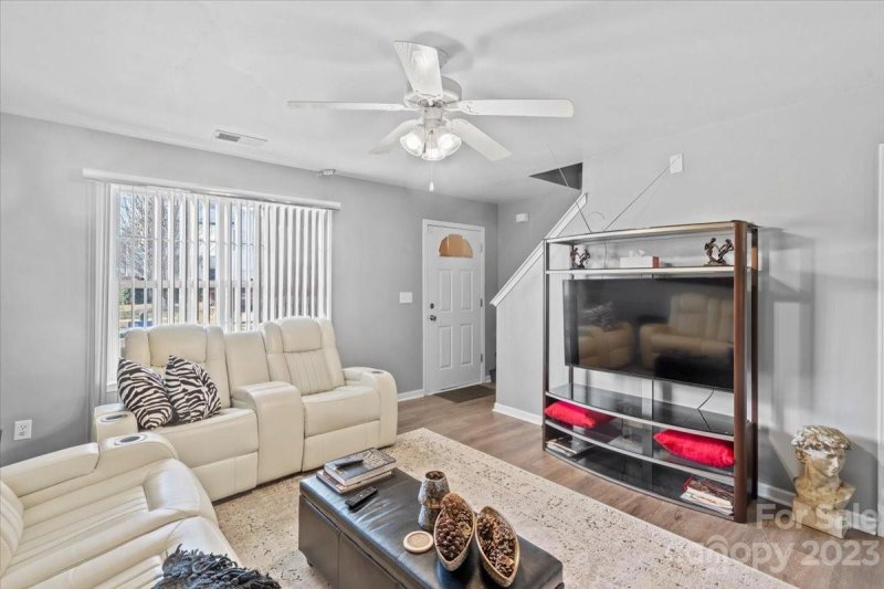 Property image 3 at 2625 Reid Park Lane, Charlotte, NC 28208