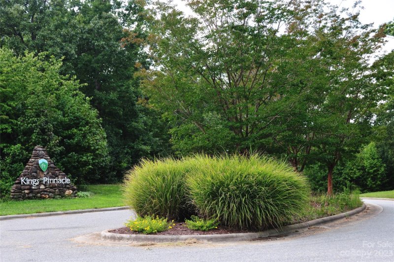 Property image 3 at 5131 Kings Pinnacle Drive, Kings Mountain, NC 28086