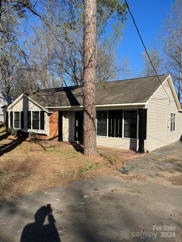 3218 Cedarhurst Drive