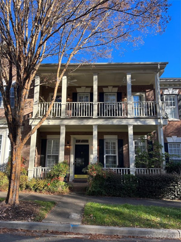 219 North Faulkner Way