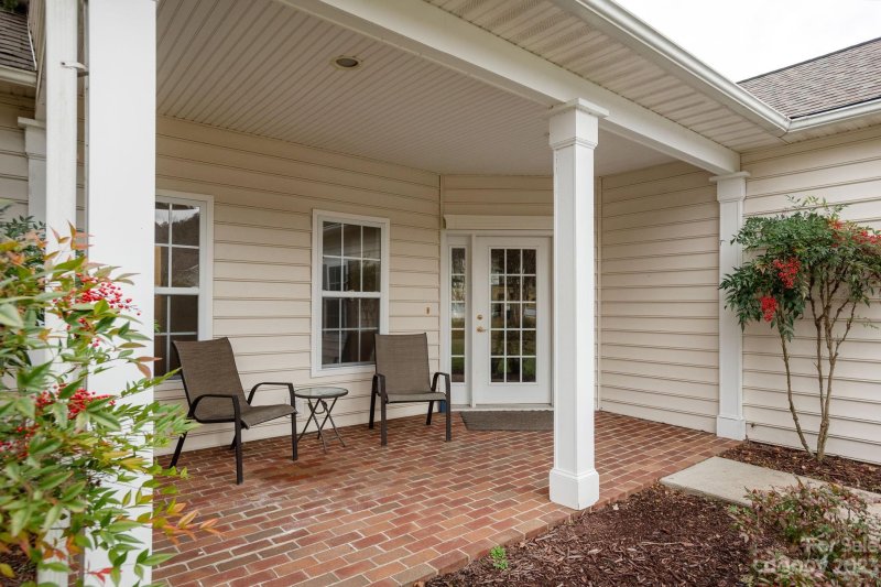 Property image 3 at 310 Cambridge Drive, Brevard, NC 28712