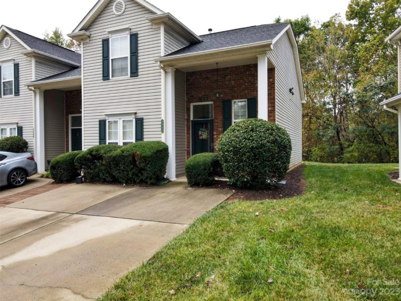 Property image 2 at 8941 Cinnabay Drive, Charlotte, NC 28216