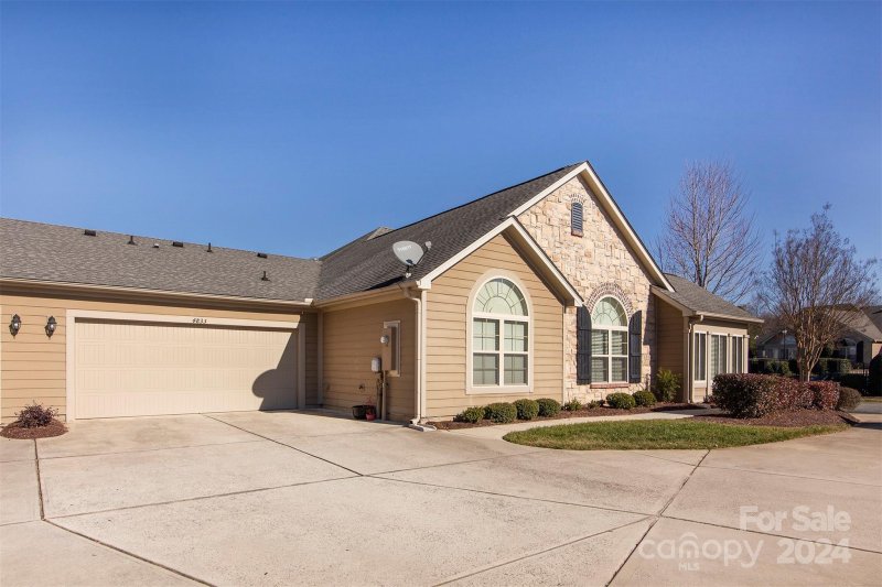 Property image 2 at 4833 Polo Gate Boulevard, Charlotte, NC 28216