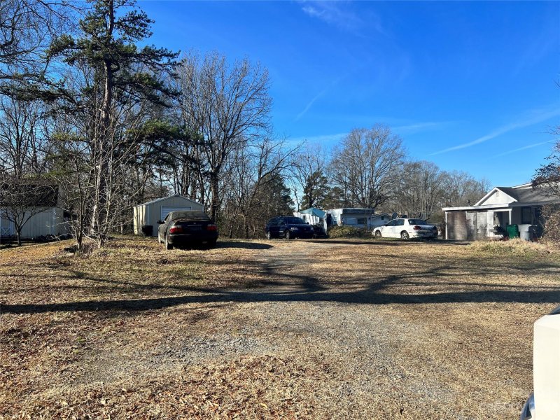 Property image 2 at 713 Valleydale Road, Charlotte, NC 28214