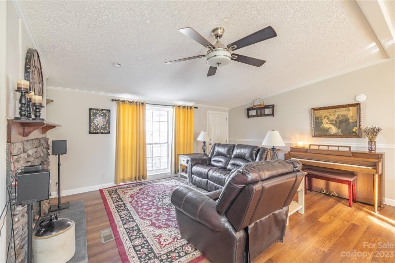 Property image 4 at 200 Riverwind Drive, Hendersonville, NC 28739