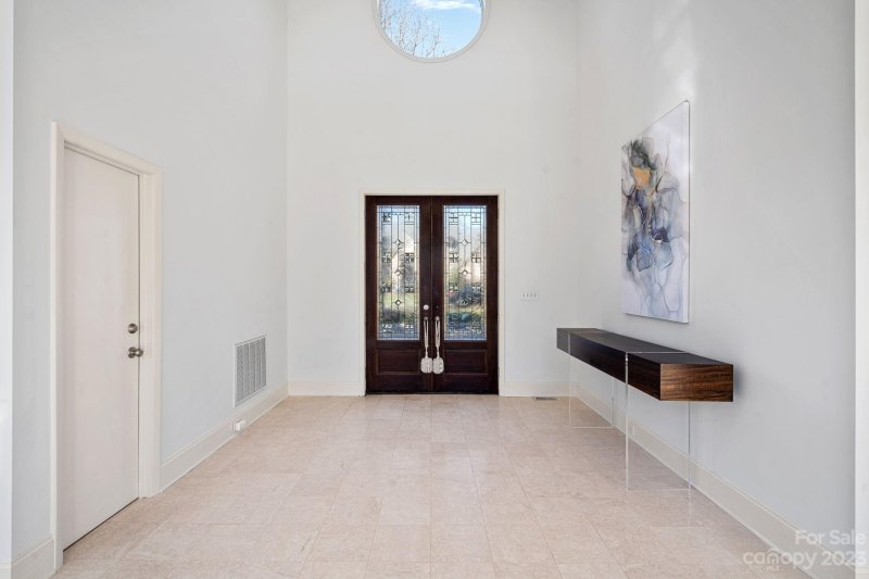 Property image 3 at 1731 Shoreham Drive, Charlotte, NC 28211