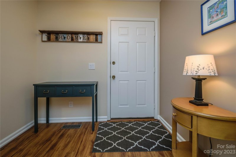 Property image 2 at 504 Live Oak Lane, Hendersonville, NC 28791