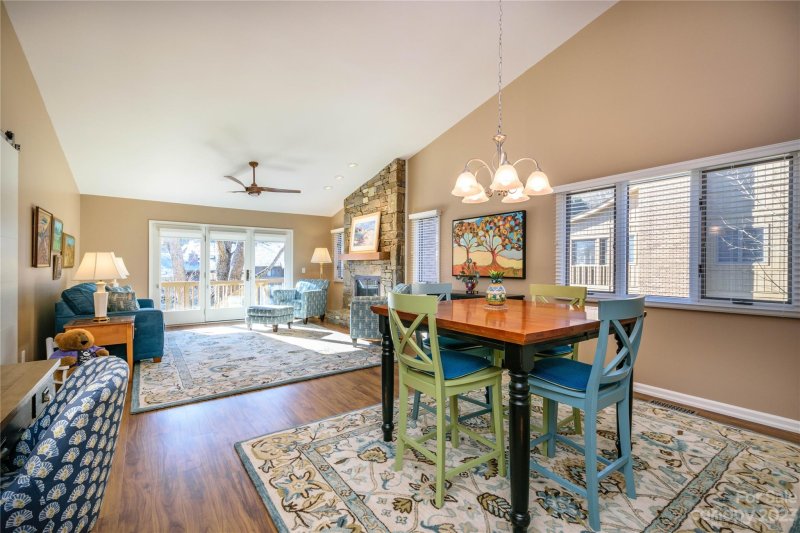 Property image 3 at 504 Live Oak Lane, Hendersonville, NC 28791