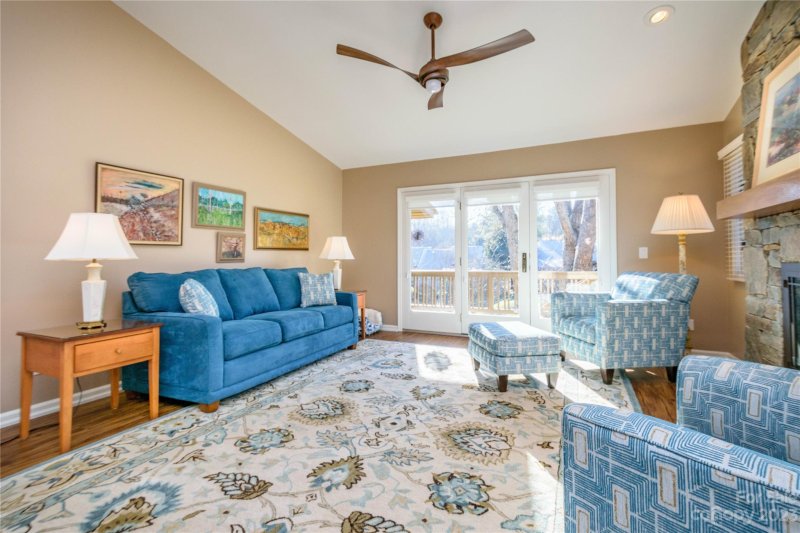 Property image 4 at 504 Live Oak Lane, Hendersonville, NC 28791