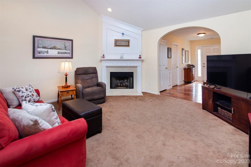 Property image 3 at 4711 Ambridge Drive, Charlotte, NC 28216