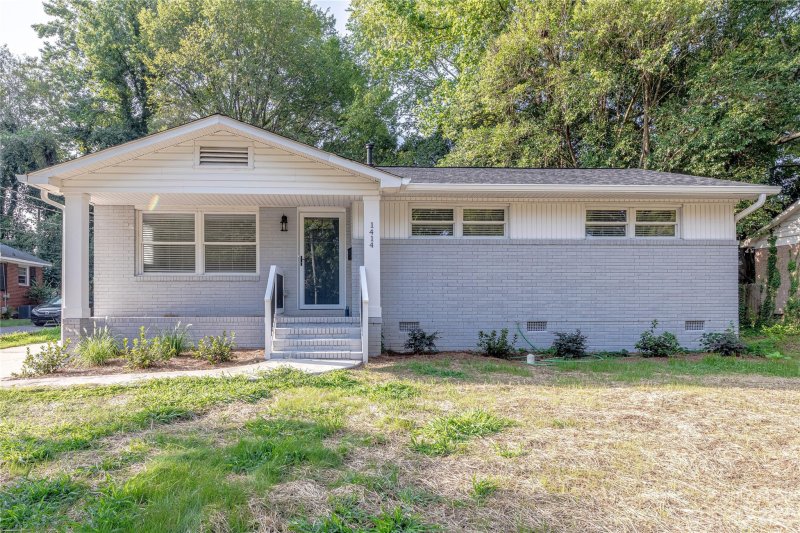 Property image 2 at 1414 Woodhill Lane, Charlotte, NC 28205