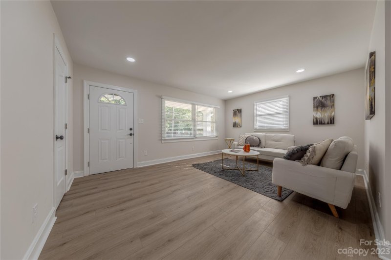 Property image 3 at 1414 Woodhill Lane, Charlotte, NC 28205