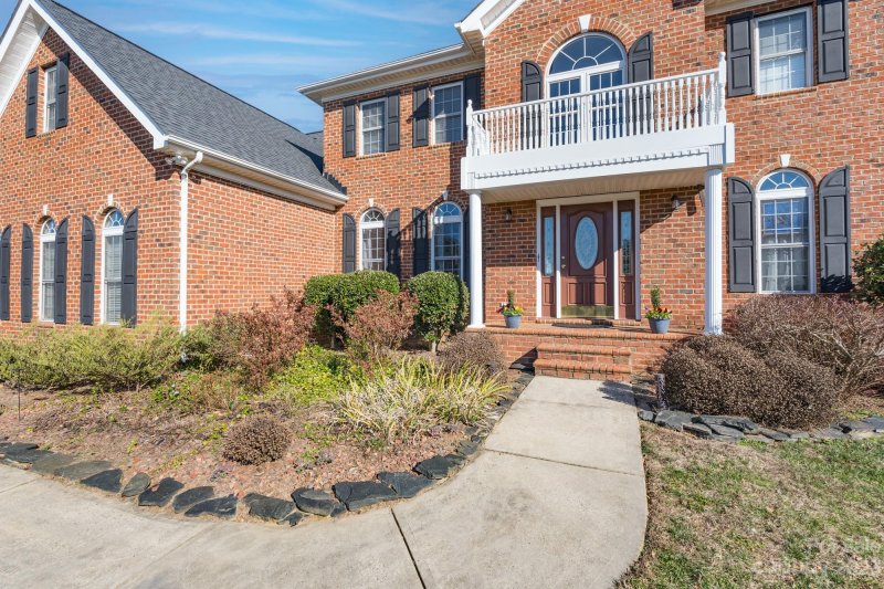 Property image 2 at 1214 Emerald Lake Drive, Matthews, NC 28104