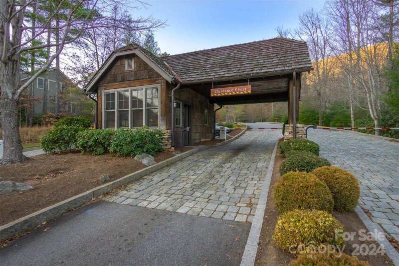 Property image 3 of 67 Clear Water Trail Road in Southcliff, Fairview, NC 28730