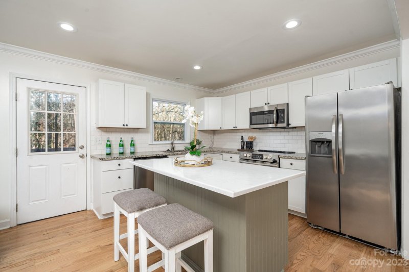 Property image 3 at 8127 Cliffside Drive, Charlotte, NC 28270